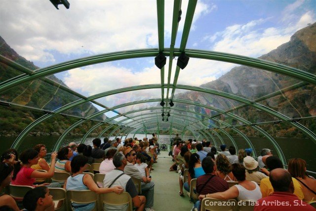 en barco por castilla y león