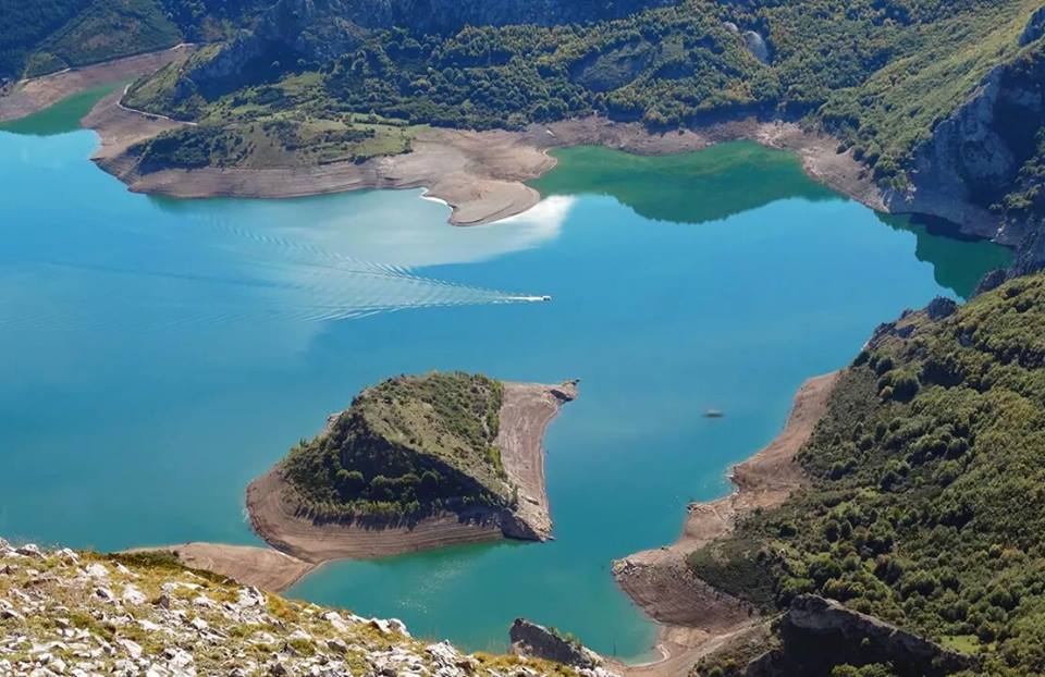 en barco por castilla y león