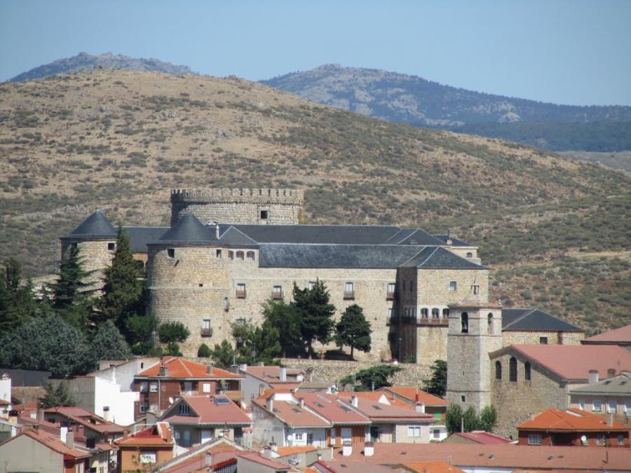 Castillo Las Navas del Marqués
