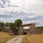 Portón y muralla