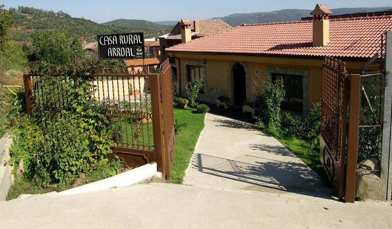 casas rurales arroal