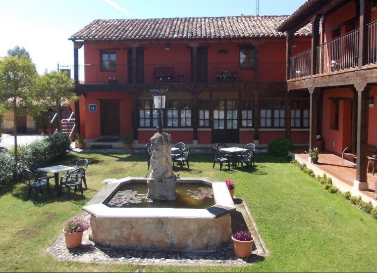Hotel Los Rastrojos, exterior casas rurales para viajar con niños en Burgos
