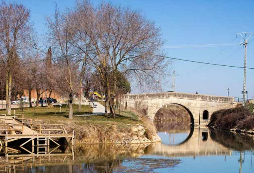 Puente de Becerril de Campos turismo en Castilla y León