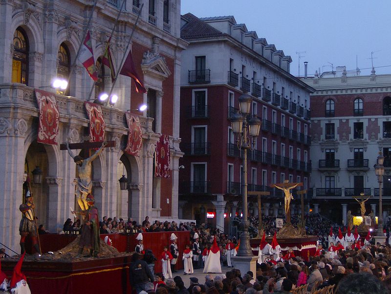 Semana Santa de Valladolid, procesión en la plaza